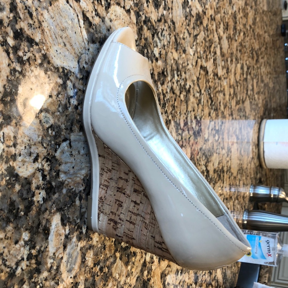 Wedge shoes